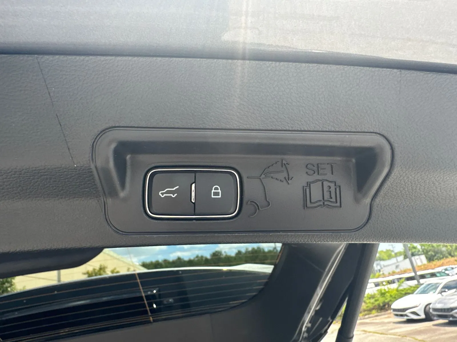 2026 Ford Explorer Platinum - Photo 19