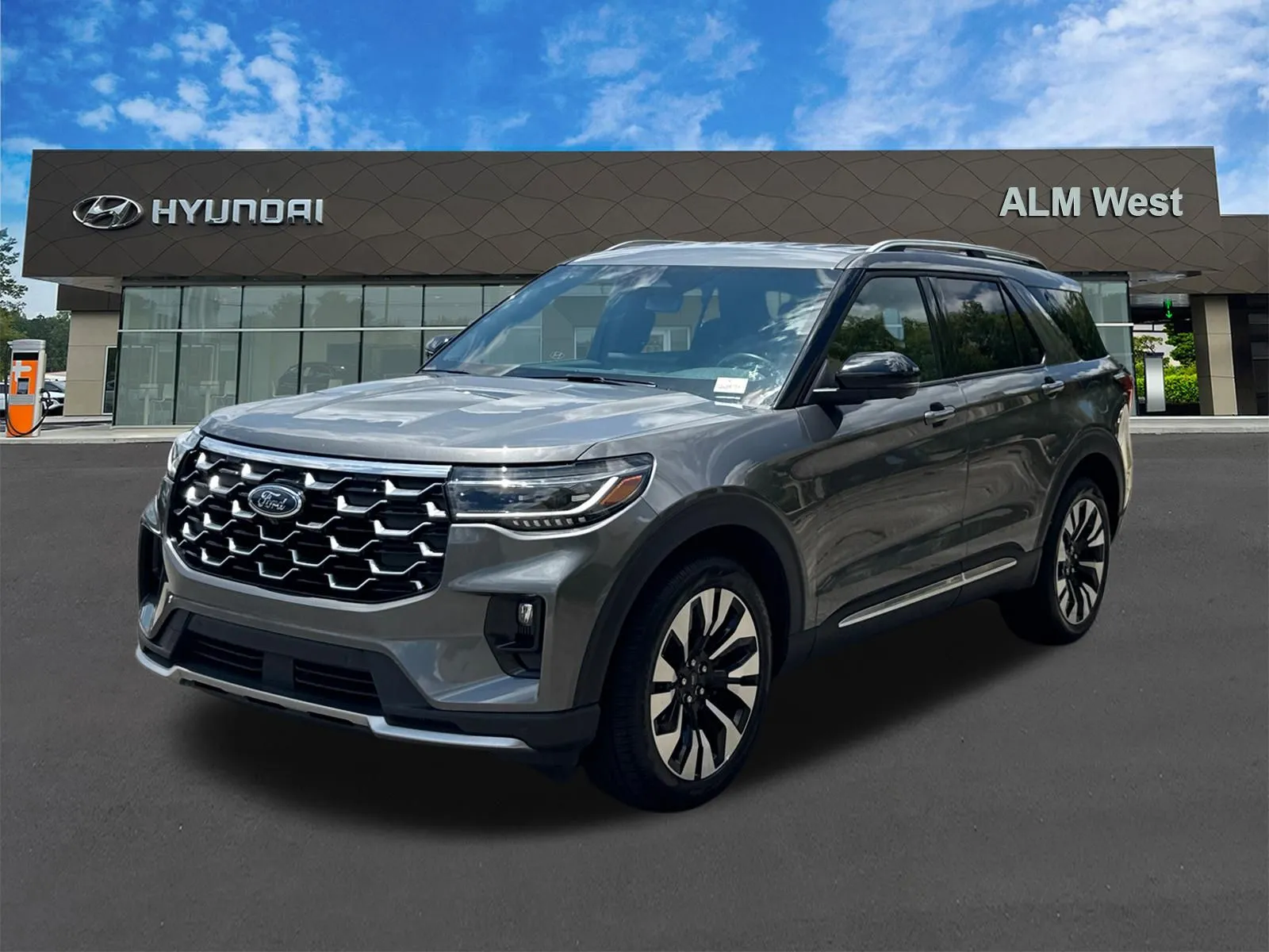 2026 Ford Explorer Platinum 4WD's photo