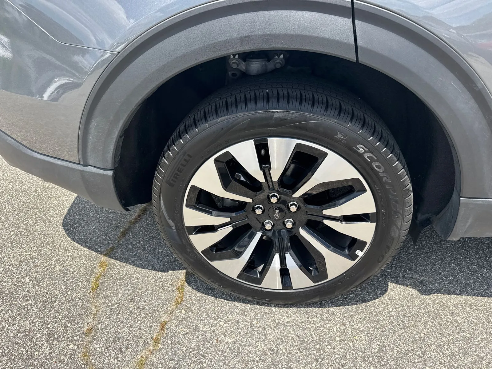 2026 Ford Explorer Platinum - Photo 17
