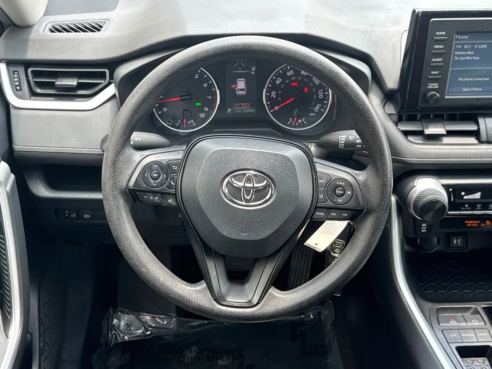 2019 Toyota RAV4 LE - Photo 23