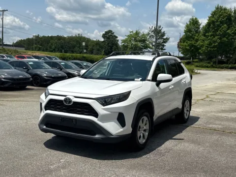 White 2019 Toyota RAV4 LE for sale in Lithia Springs, GA