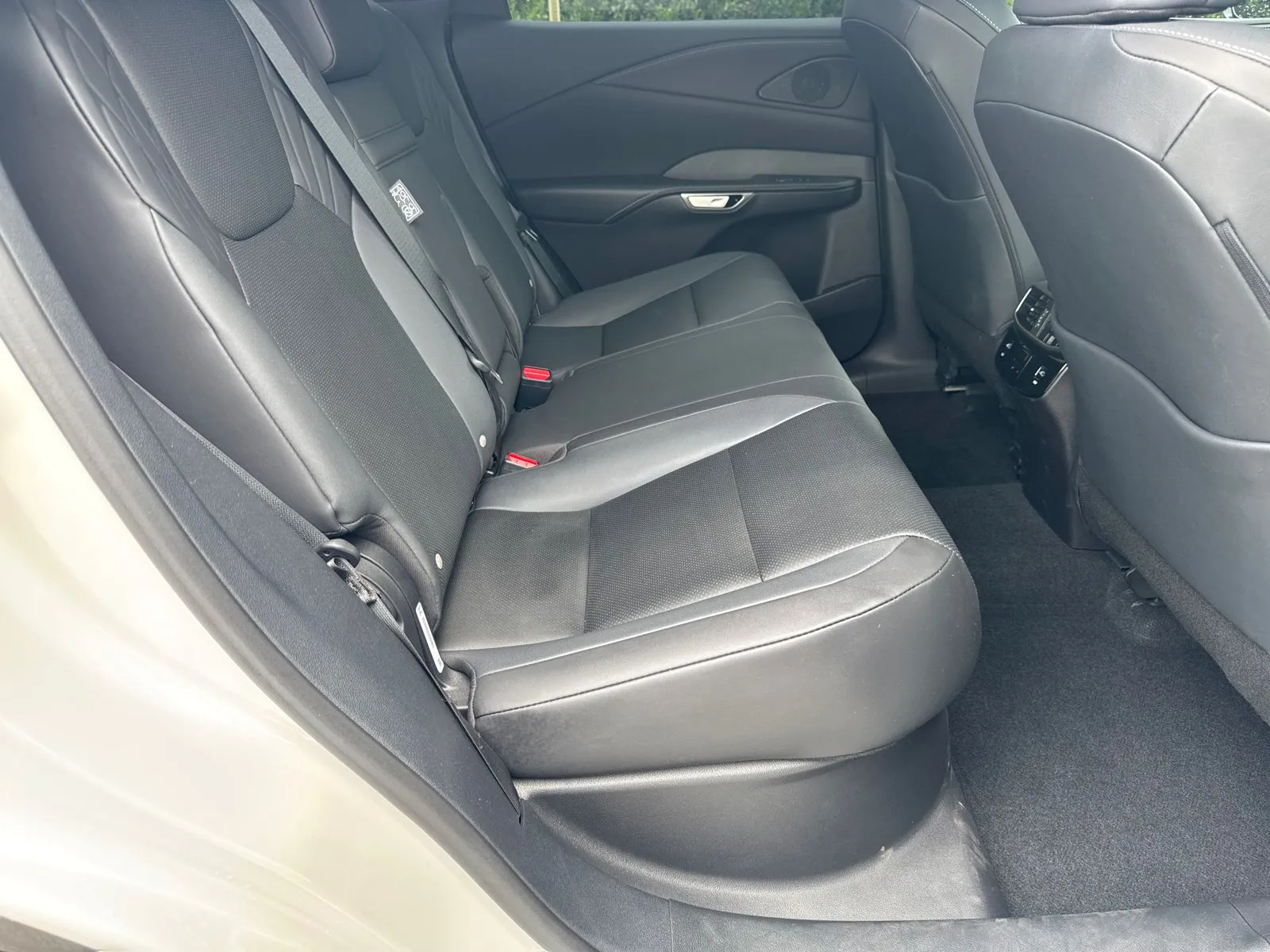 2025 Lexus RX 350 - Photo 15