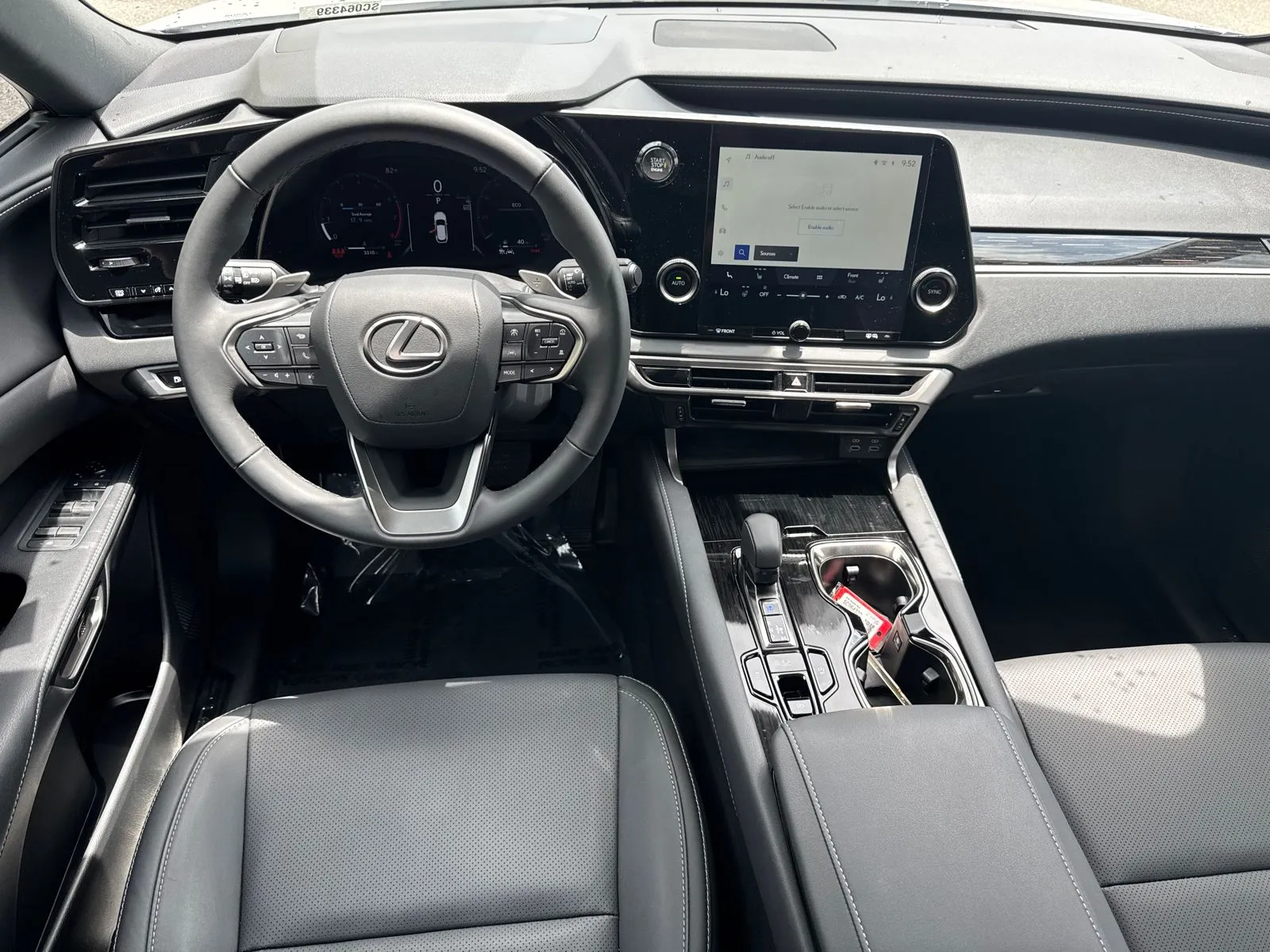 2025 Lexus RX 350 - Photo 23