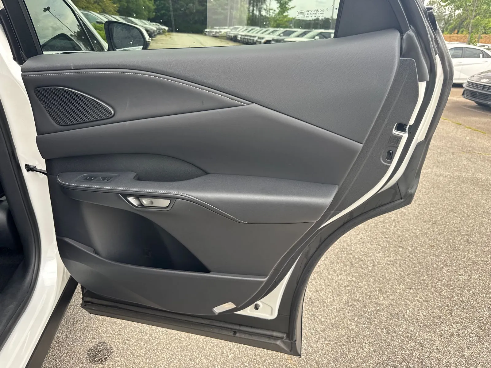 2025 Lexus RX 350 - Photo 16