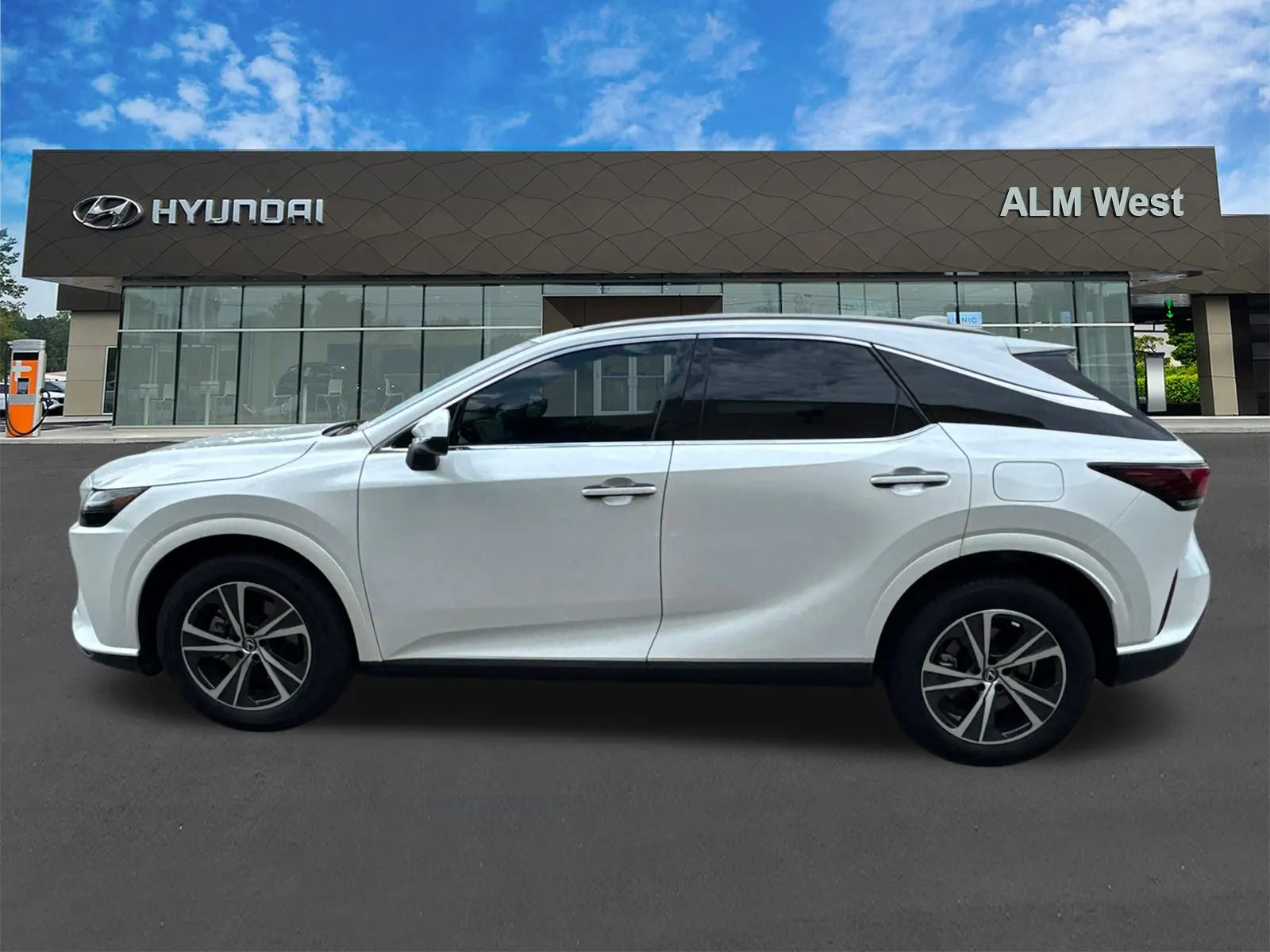 2025 Lexus RX 350 - Photo 8