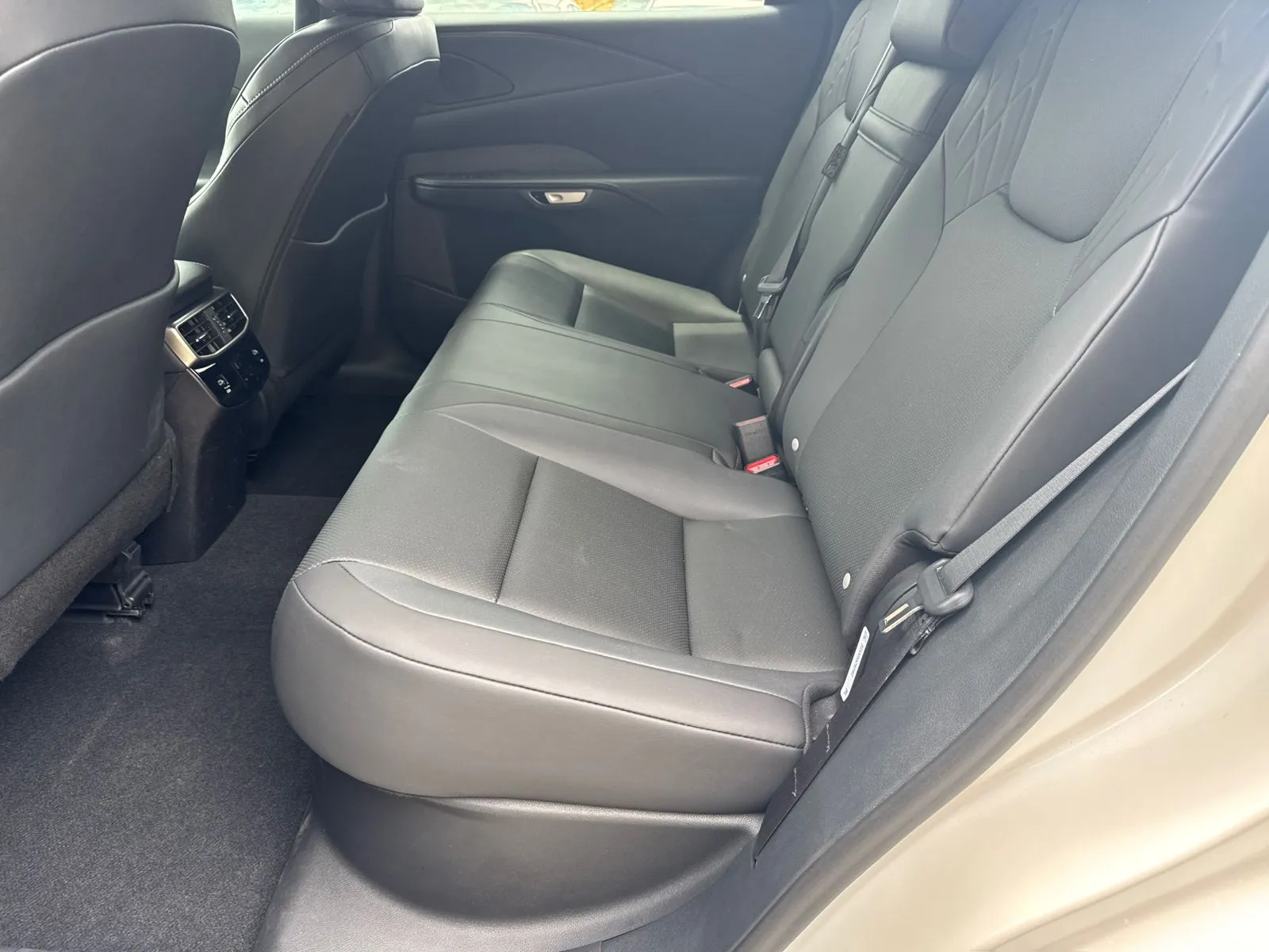 2025 Lexus RX 350 - Photo 21
