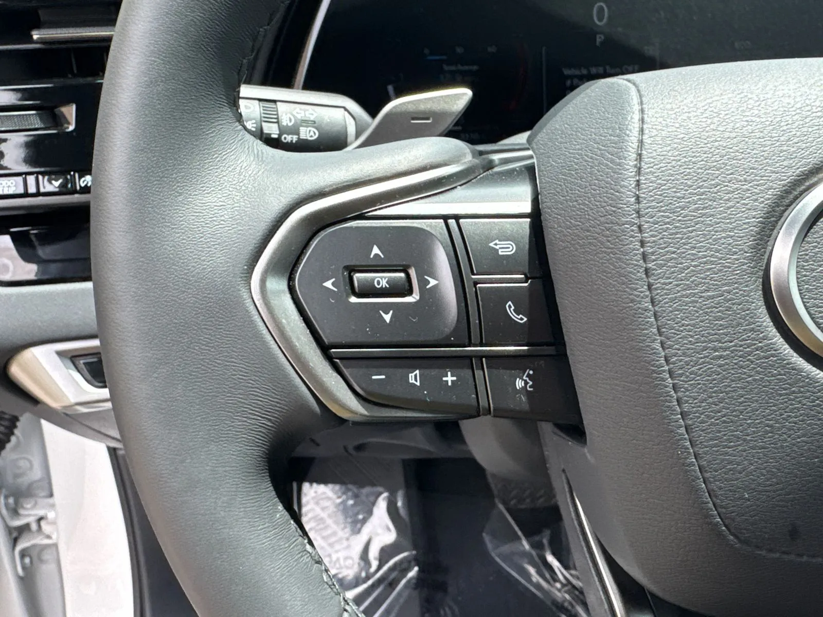 2025 Lexus RX 350 - Photo 26