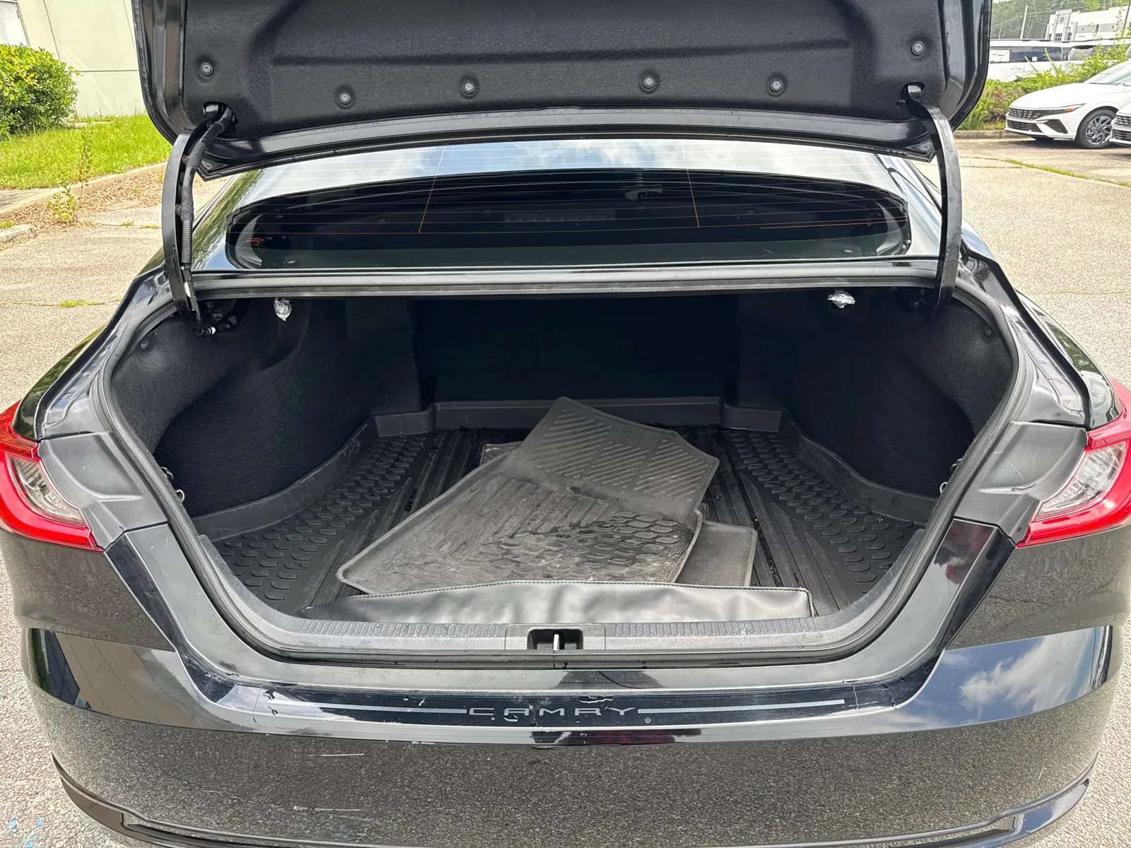 2025 Toyota Camry XLE - Photo 18