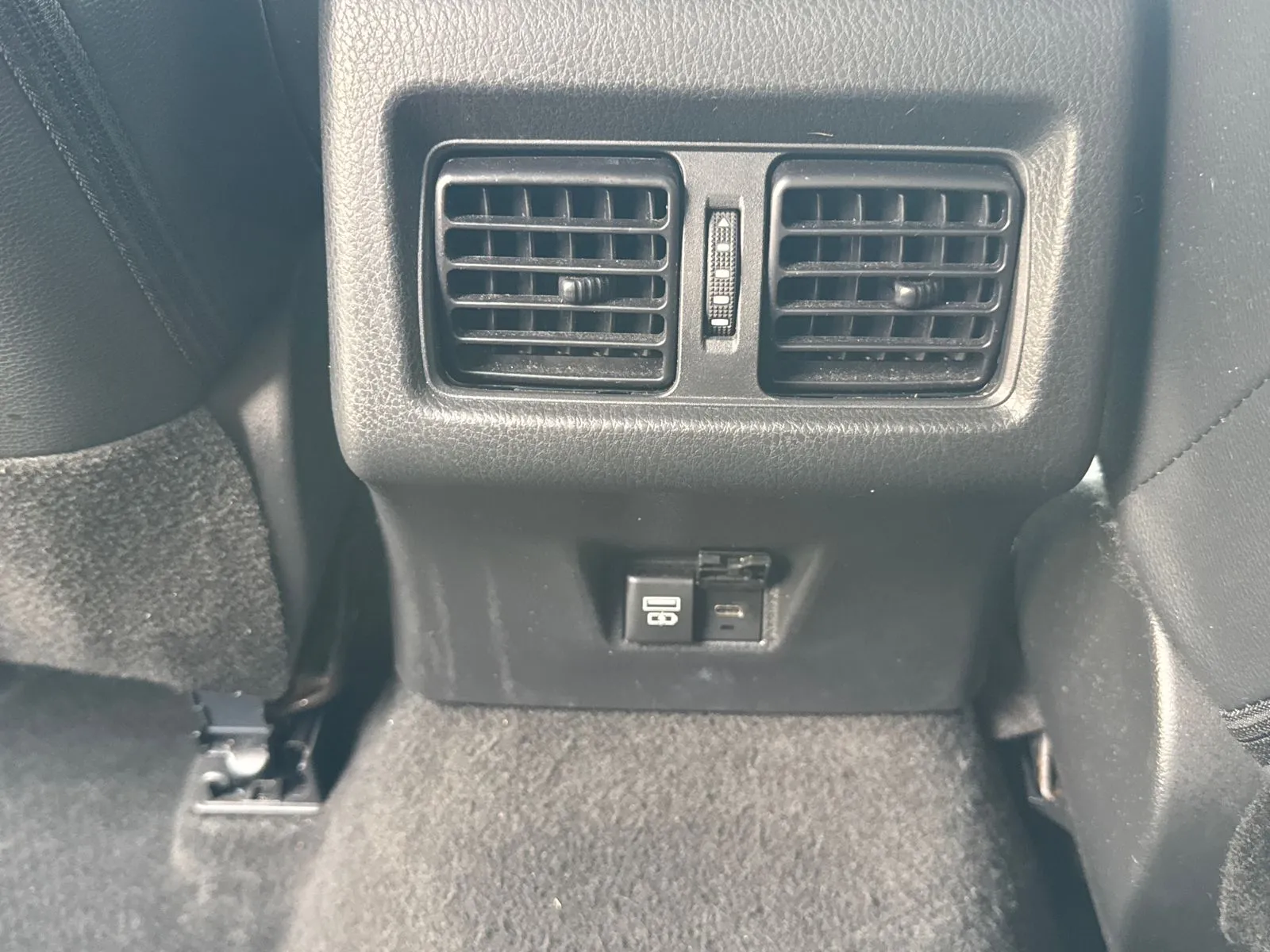 2025 Toyota Camry XLE - Photo 24
