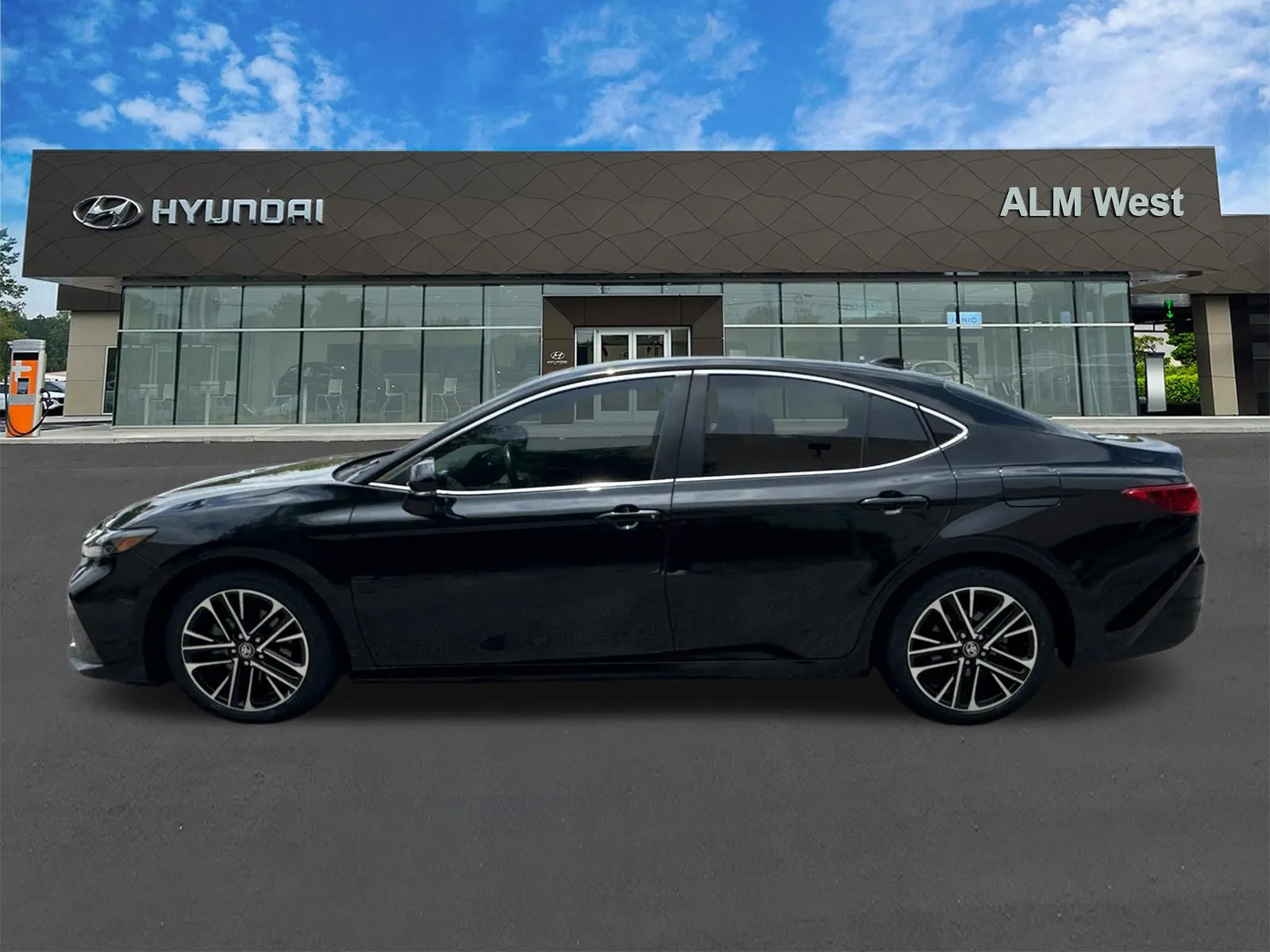 2025 Toyota Camry XLE - Photo 8