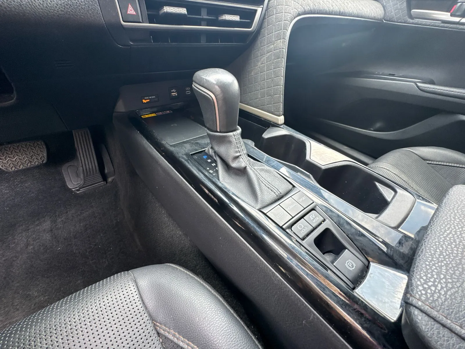 2025 Toyota Camry XLE - Photo 30
