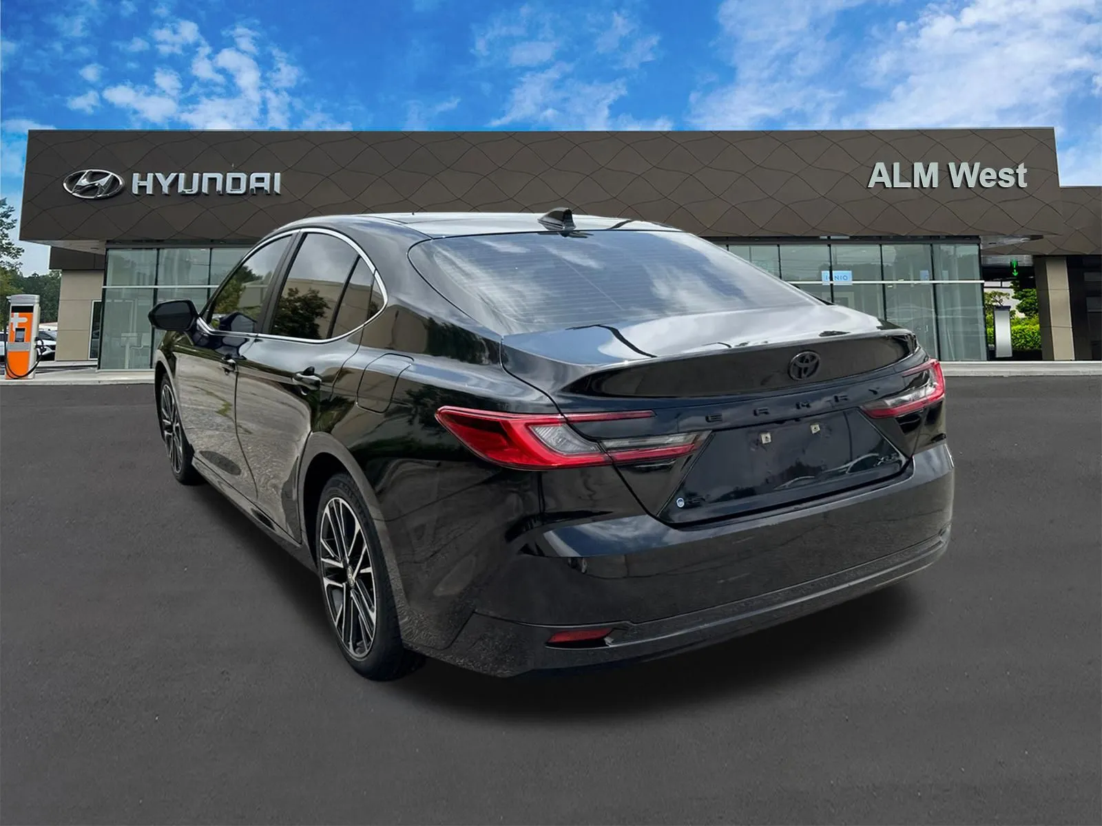 2025 Toyota Camry XLE - Photo 7