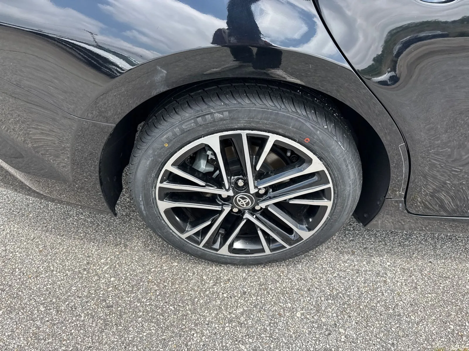 2025 Toyota Camry XLE - Photo 17
