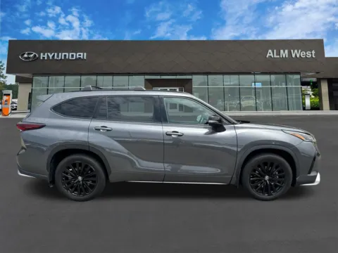 More photos of 2024 Toyota Highlander XSE at ALM Hyundai West, GA
