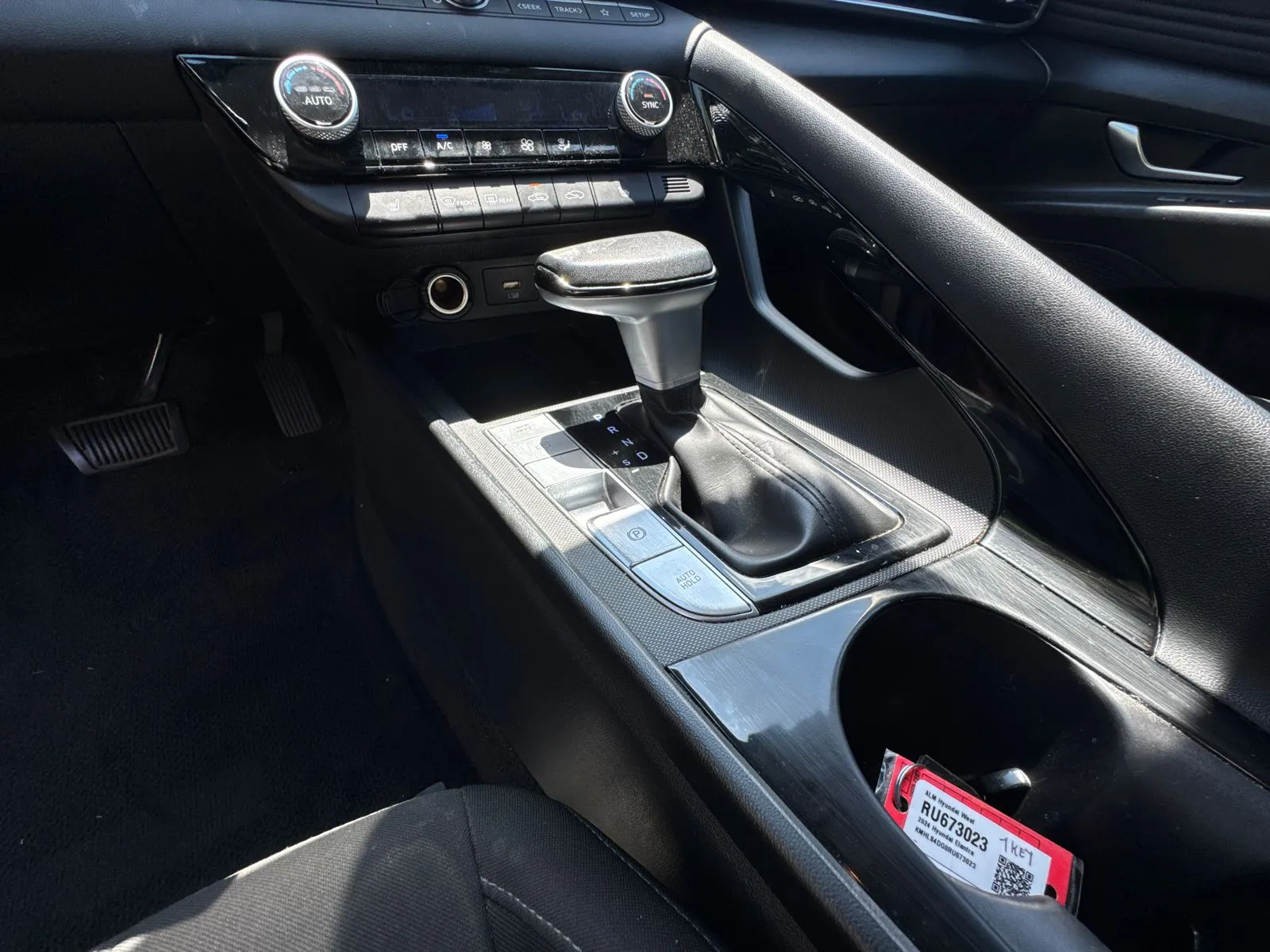 2024 Hyundai Elantra SEL - Photo 30