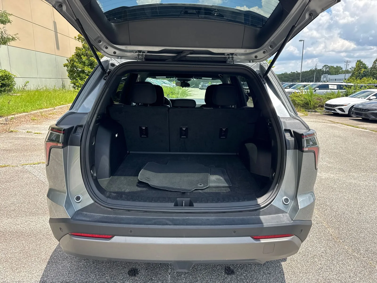 2025 Chevrolet Equinox LT - Photo 18