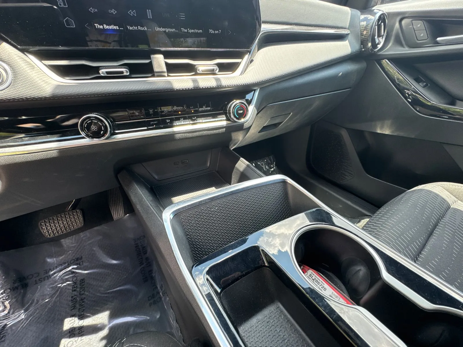 2025 Chevrolet Equinox LT - Photo 30