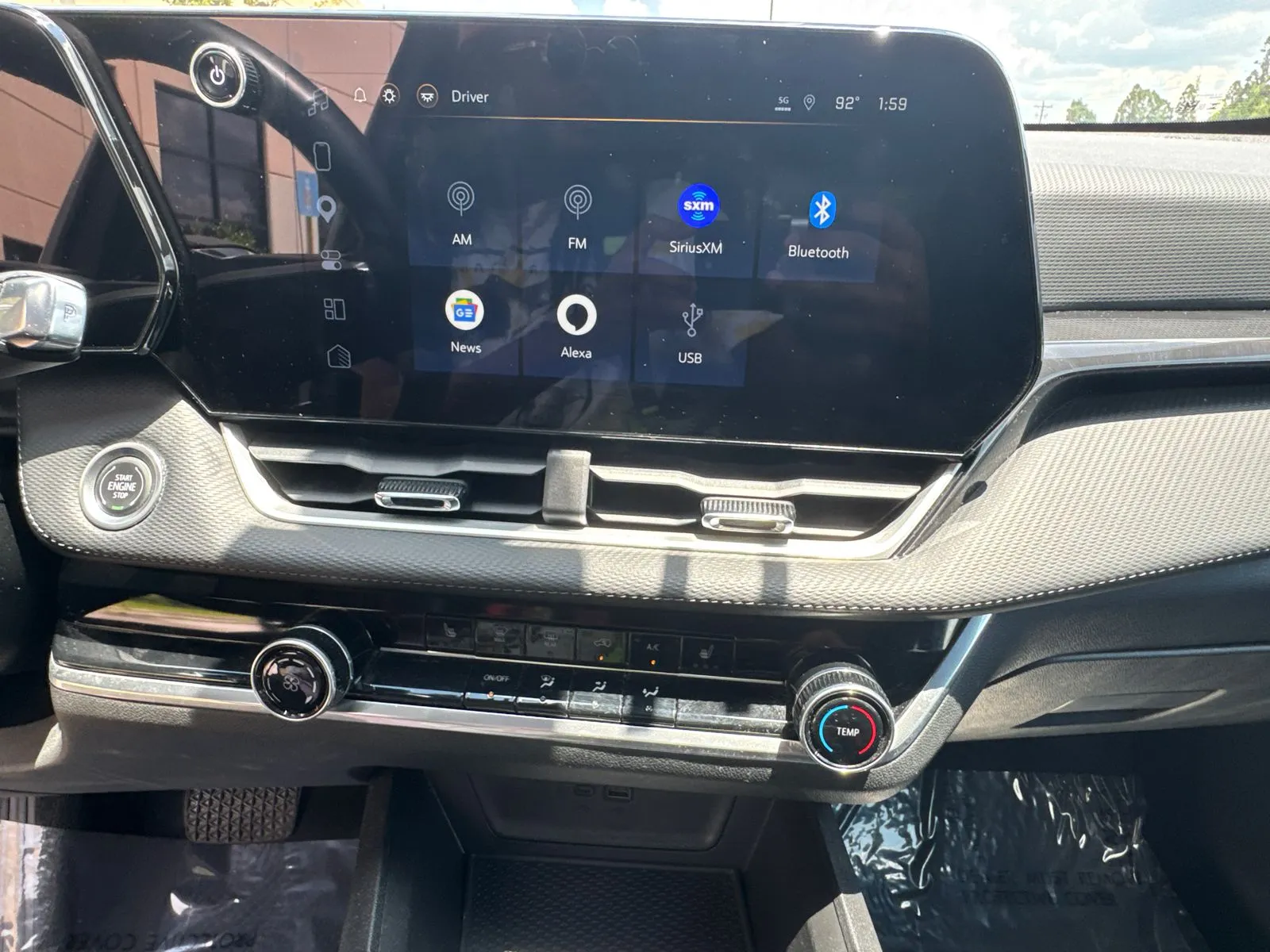 2025 Chevrolet Equinox LT - Photo 28