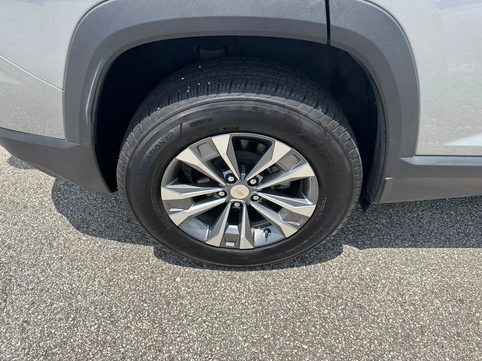 2025 Chevrolet Equinox LT - Photo 17