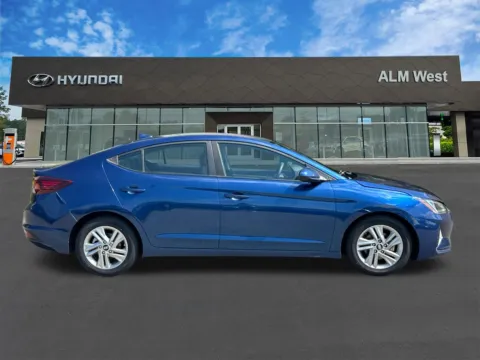 More photos of 2019 Hyundai Elantra SEL at ALM Hyundai West, GA