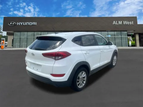 More photos of 2016 Hyundai Tucson SE at ALM Hyundai West, GA
