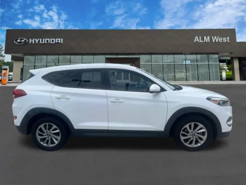 More photos of 2016 Hyundai Tucson SE at ALM Hyundai West, GA
