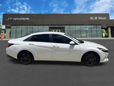 More photos of 2021 Hyundai Elantra SEL at ALM Hyundai West, GA