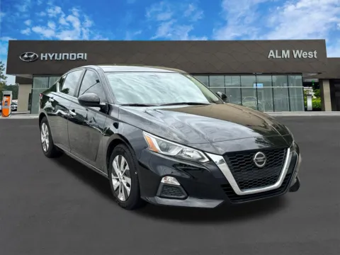Another view of 2020 Nissan Altima 2.5 S for sale in Lithia Springs, GA at ALM Hyundai West