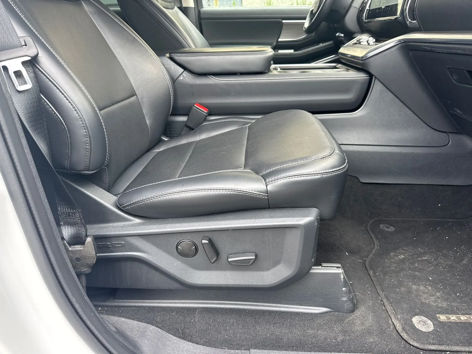 2025 Ford Expedition Platinum - Photo 13