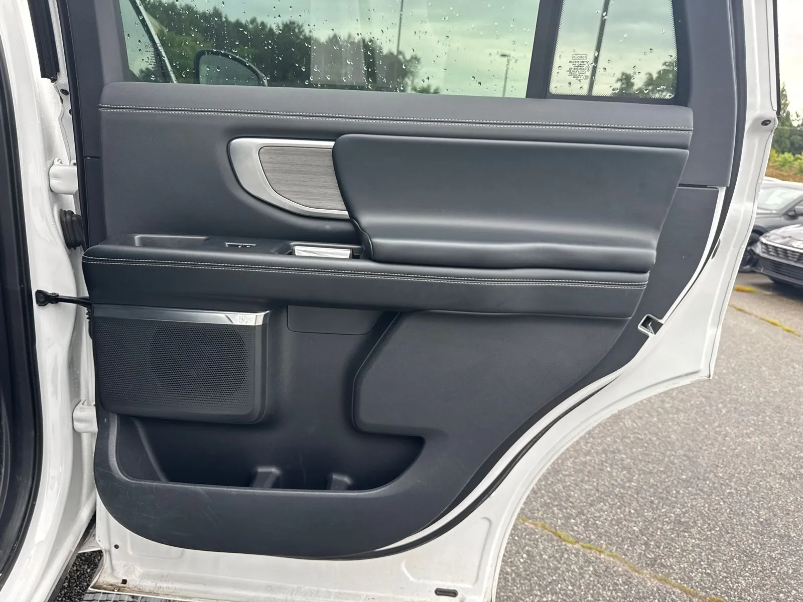 2025 Ford Expedition Platinum - Photo 16