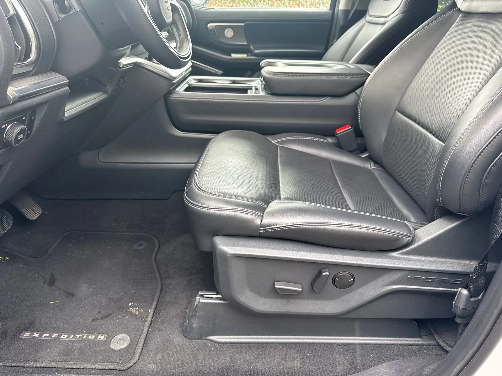 2025 Ford Expedition Platinum - Photo 9