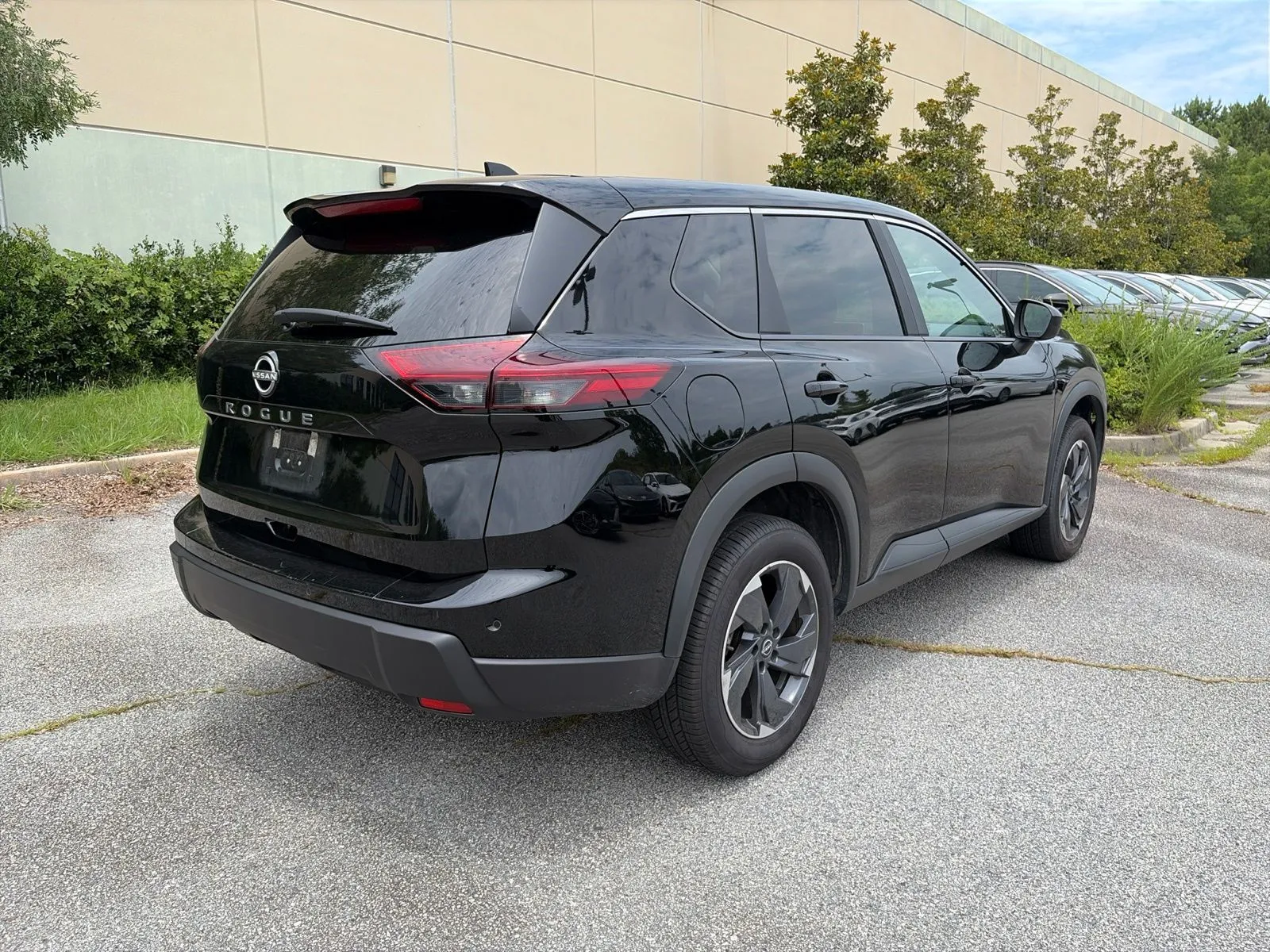2025 Nissan Rogue SV - Photo 6