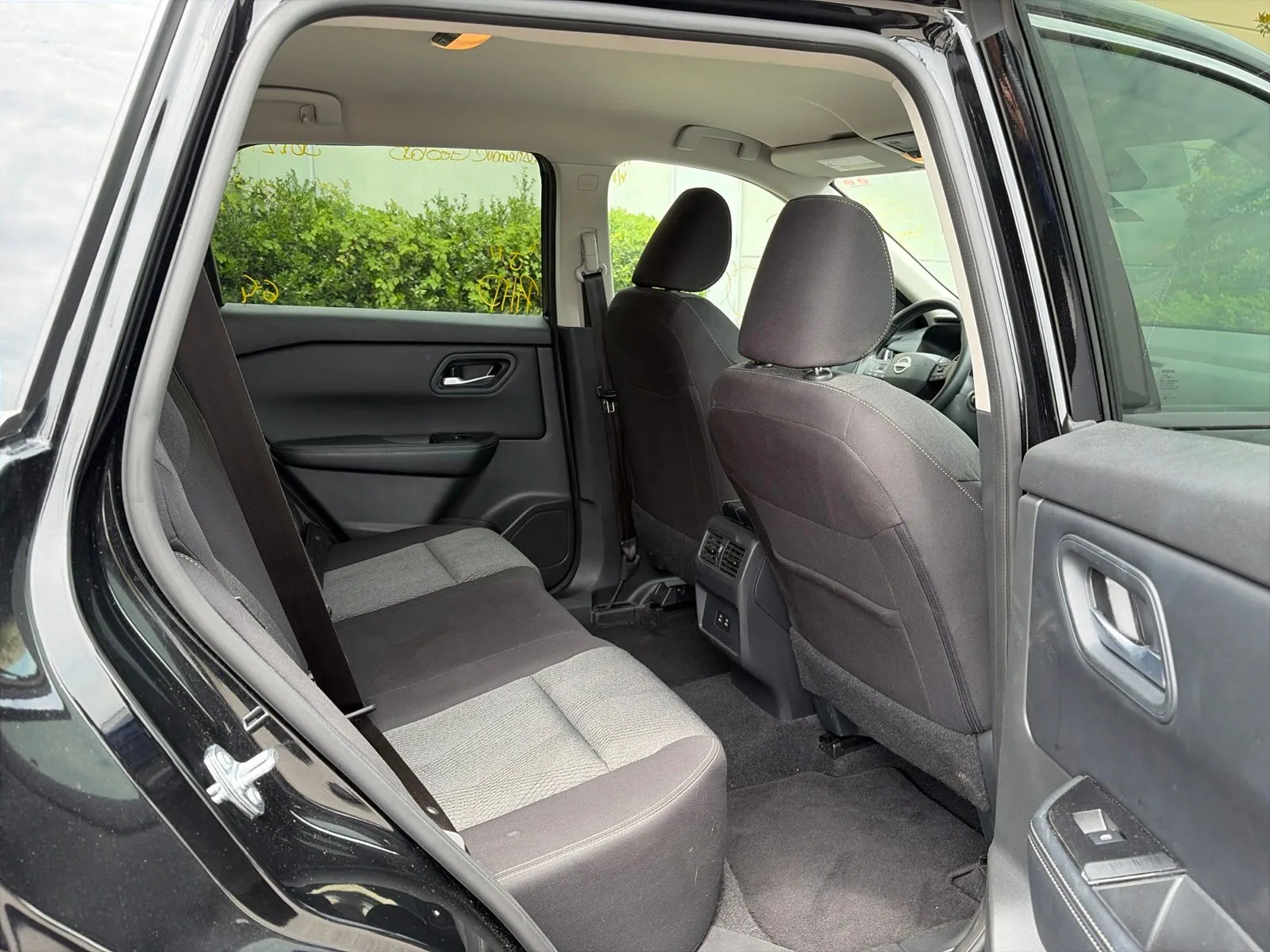 2025 Nissan Rogue SV - Photo 12