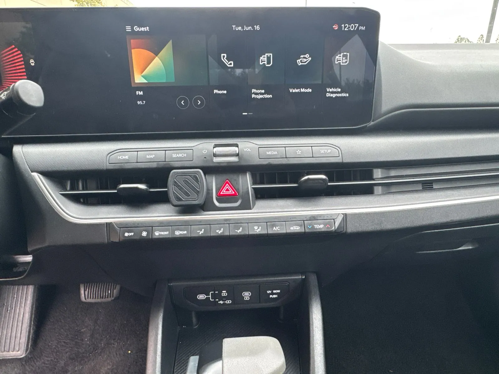 2025 Kia K4 LXS - Photo 28