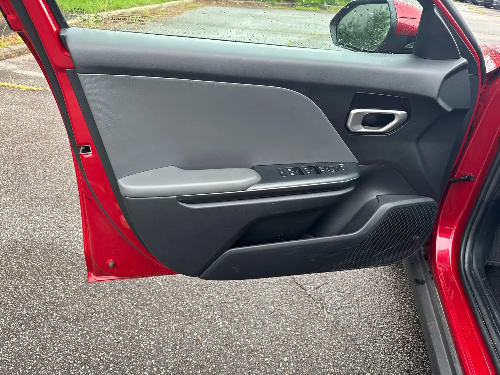 2025 Kia K4 LXS - Photo 10