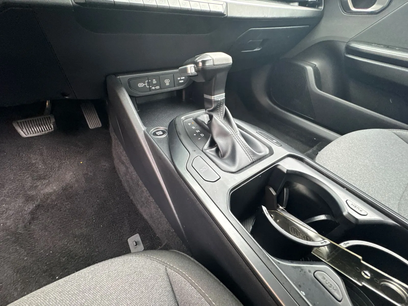 2025 Kia K4 LXS - Photo 30