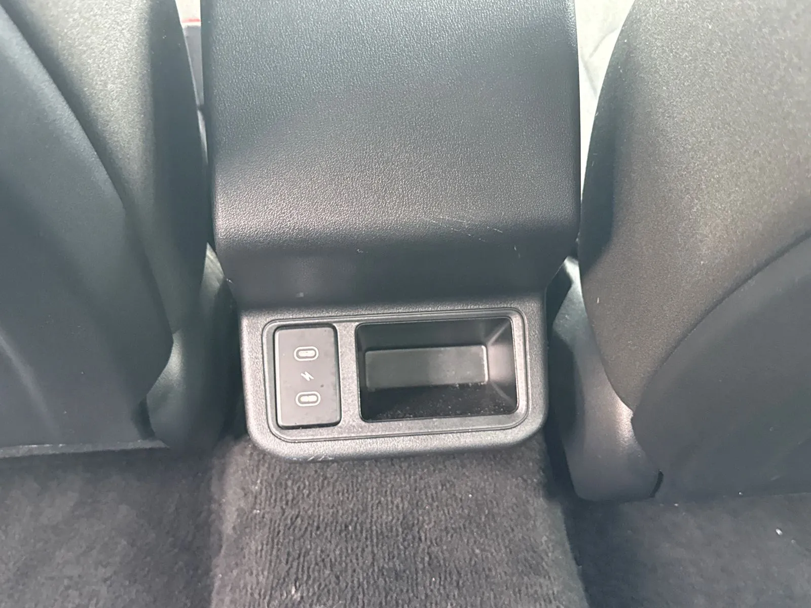 2025 Kia K4 LXS - Photo 24