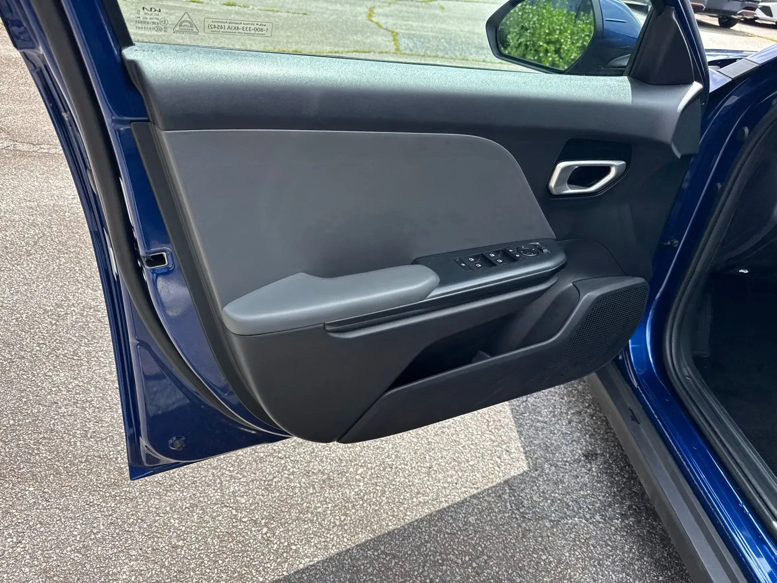 2025 Kia K4 LXS - Photo 10