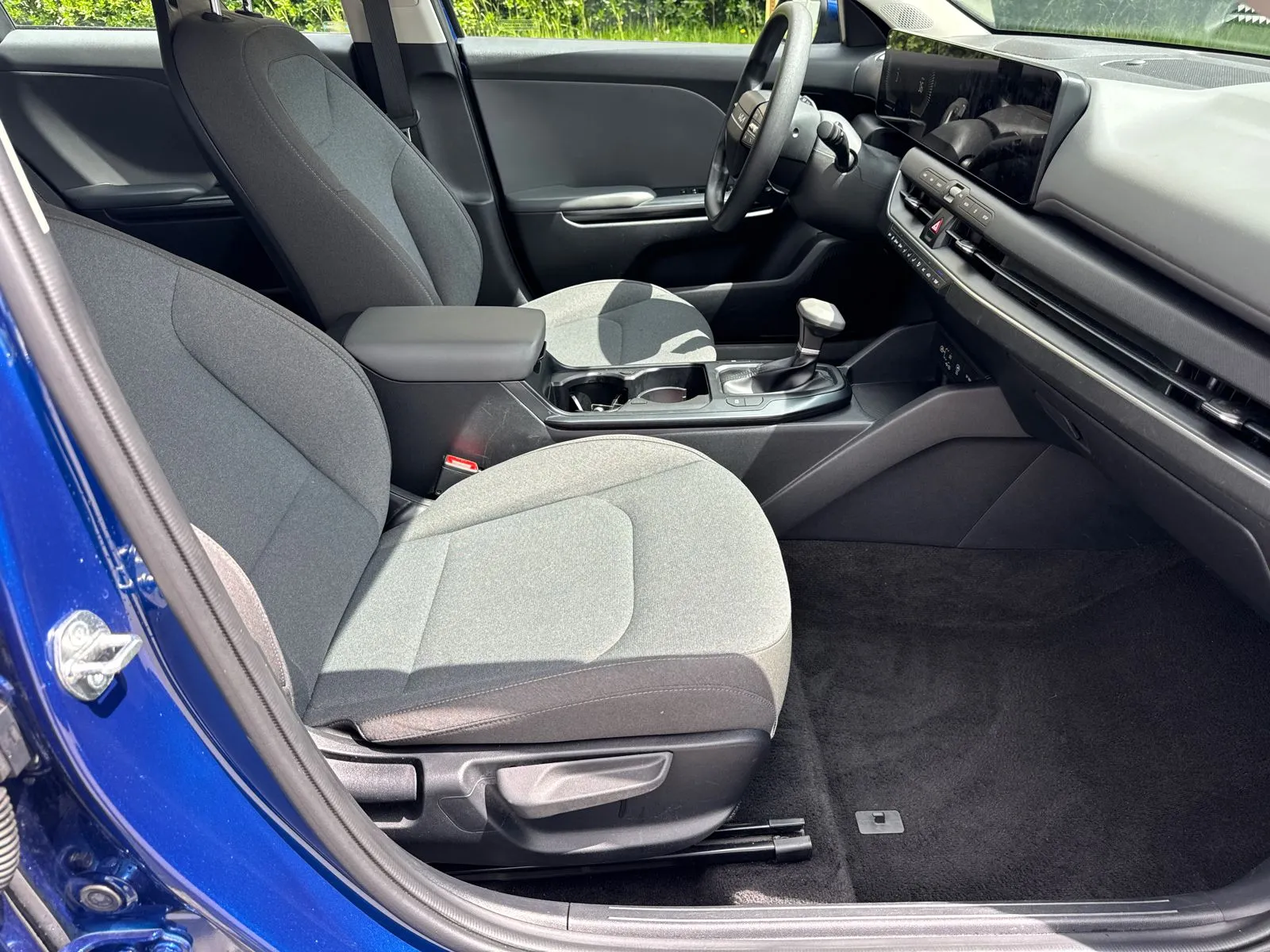 2025 Kia K4 LXS - Photo 13