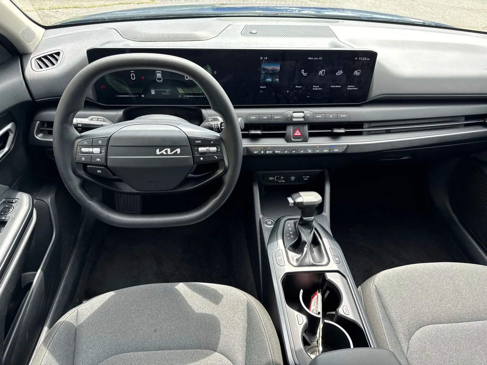 2025 Kia K4 LXS - Photo 22