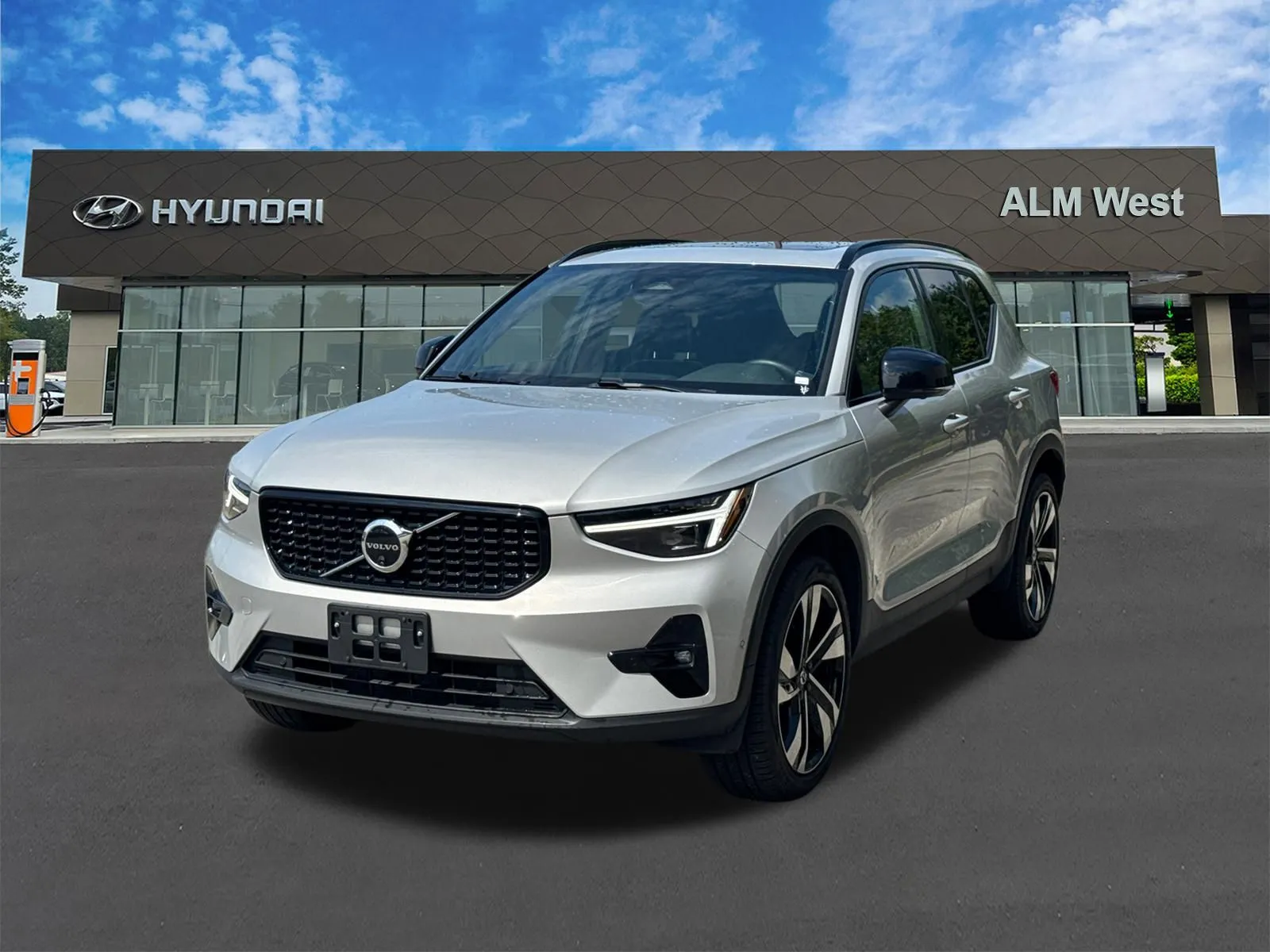 Silver 2024 Volvo XC40 Ultimate for sale in Lithia Springs, GA