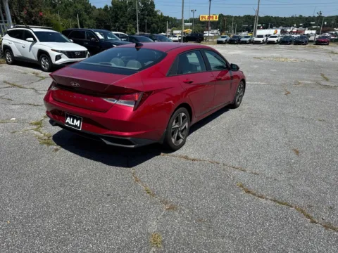 More photos of 2023 Hyundai Elantra SEL at ALM Hyundai West, GA