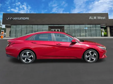 More photos of 2023 Hyundai Elantra SEL at ALM Hyundai West, GA