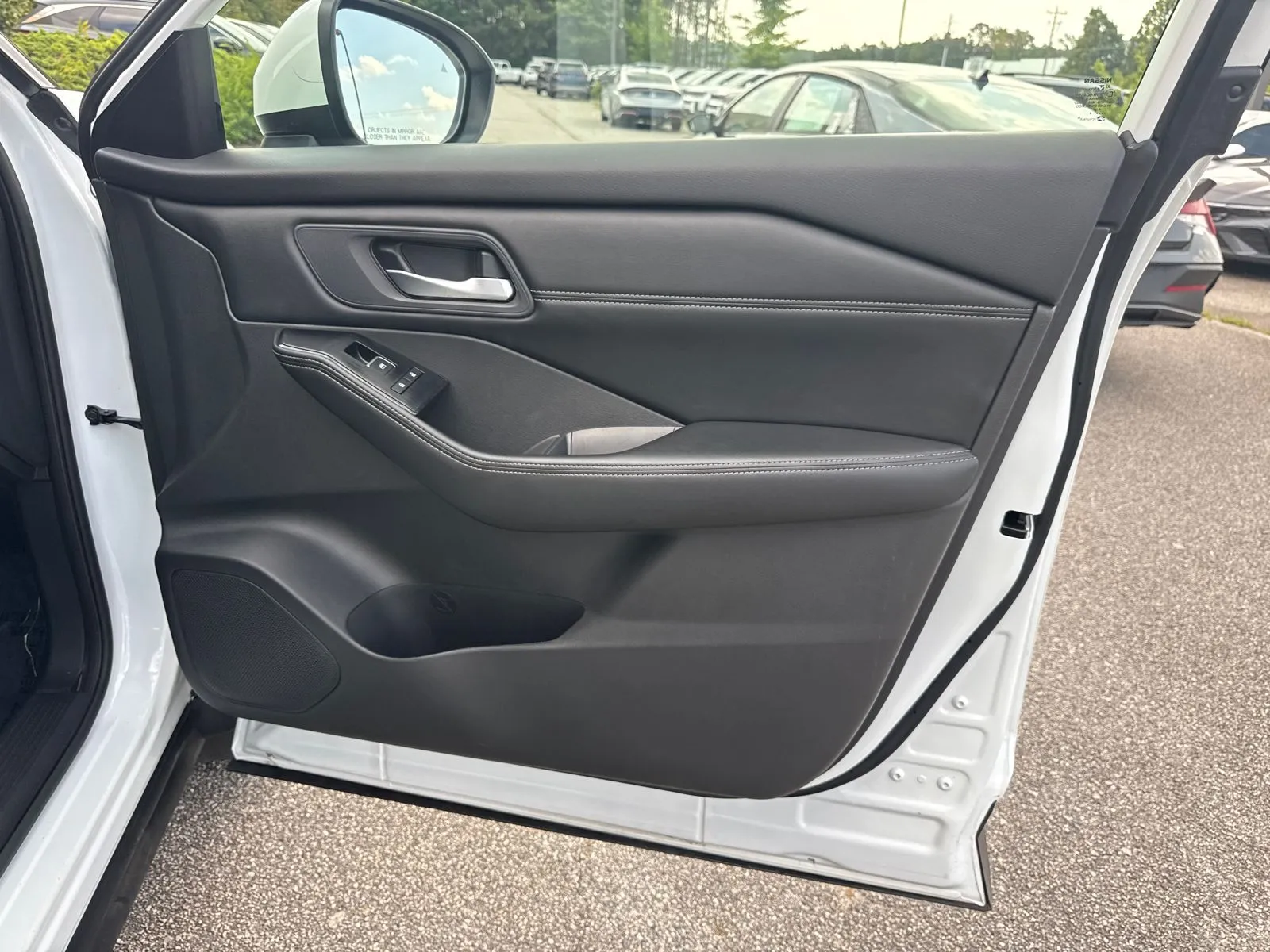 2024 Nissan Rogue SL - Photo 14