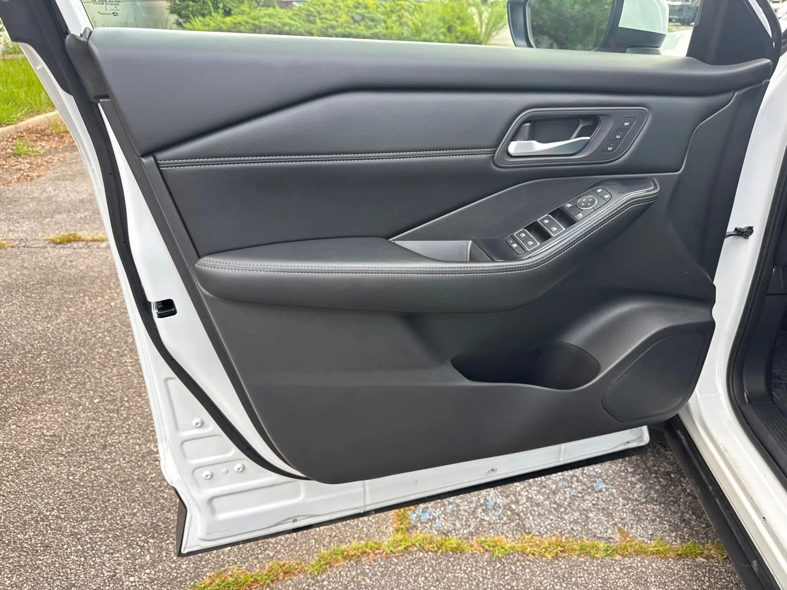 2024 Nissan Rogue SL - Photo 10