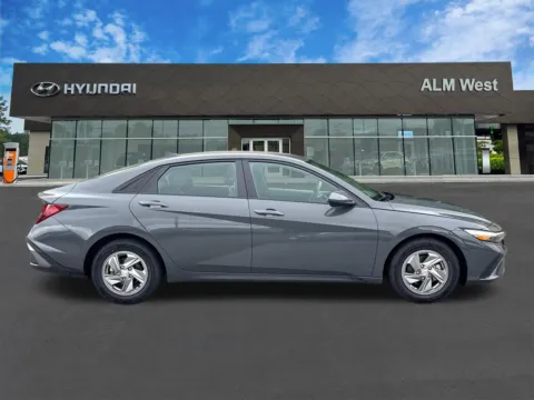 More photos of 2024 Hyundai Elantra SE at ALM Hyundai West, GA