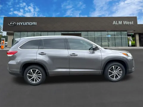 More photos of 2018 Toyota Highlander XLE at ALM Hyundai West, GA