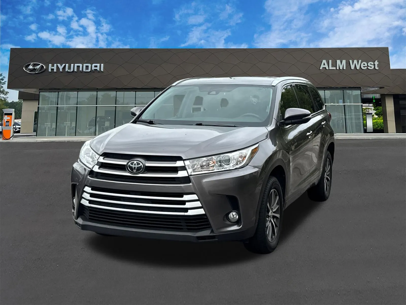 Gray 2018 Toyota Highlander XLE for sale in Lithia Springs, GA