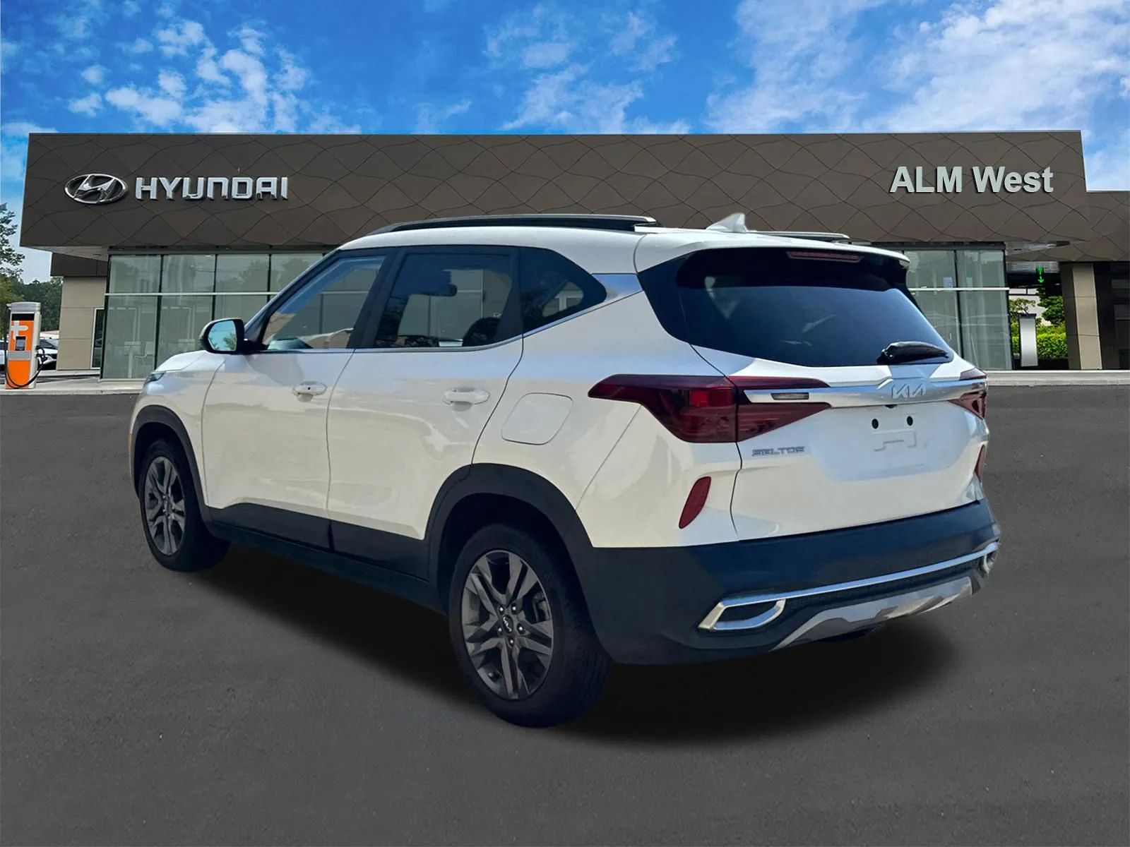 2023 Kia Seltos S - Photo 7