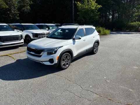 White 2023 Kia Seltos S for sale in Lithia Springs, GA